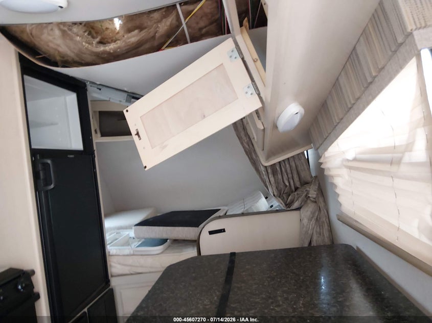 2019 WINNEBAGO MICRO MINNIE auction photo 5