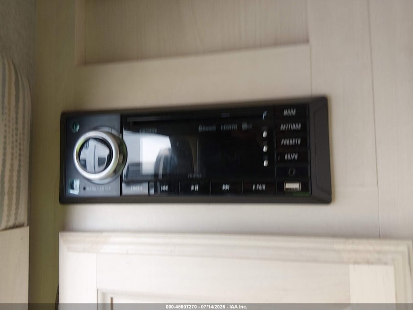 2019 WINNEBAGO MICRO MINNIE auction photo 7