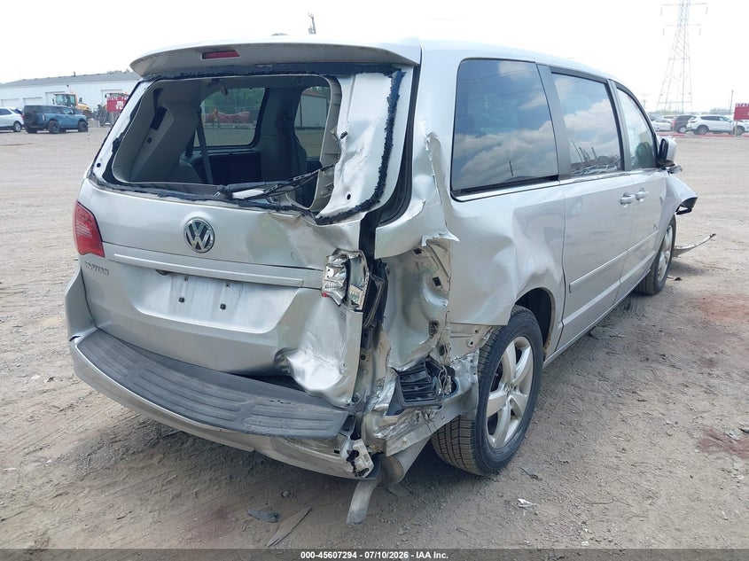 Vin: 2v4rw3d12ar424111, lot: 46105717, volkswagen routan se 20104
