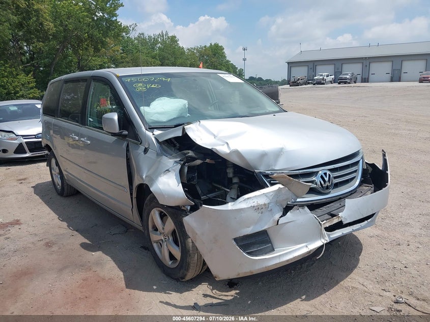 2010 Volkswagen Routan Se VIN: 2V4RW3D12AR424111 Lot: 45607294
