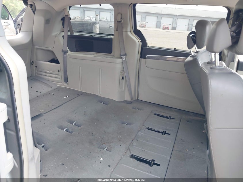2010 Volkswagen Routan Se VIN: 2V4RW3D12AR424111 Lot: 45607294