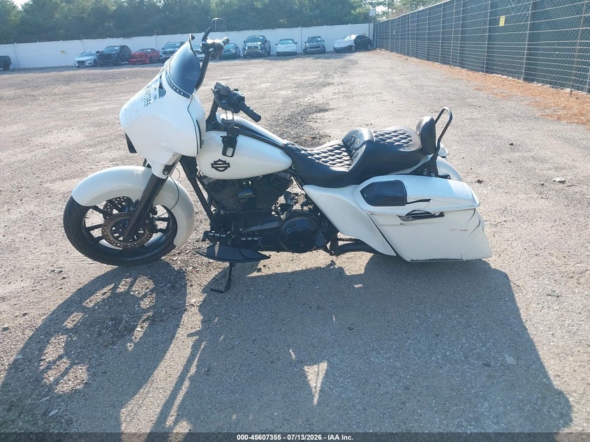 2015 Harley-Davidson Flhxs Street Glide Special VIN: 1HD1KRM18FB649529 Lot: 45607355