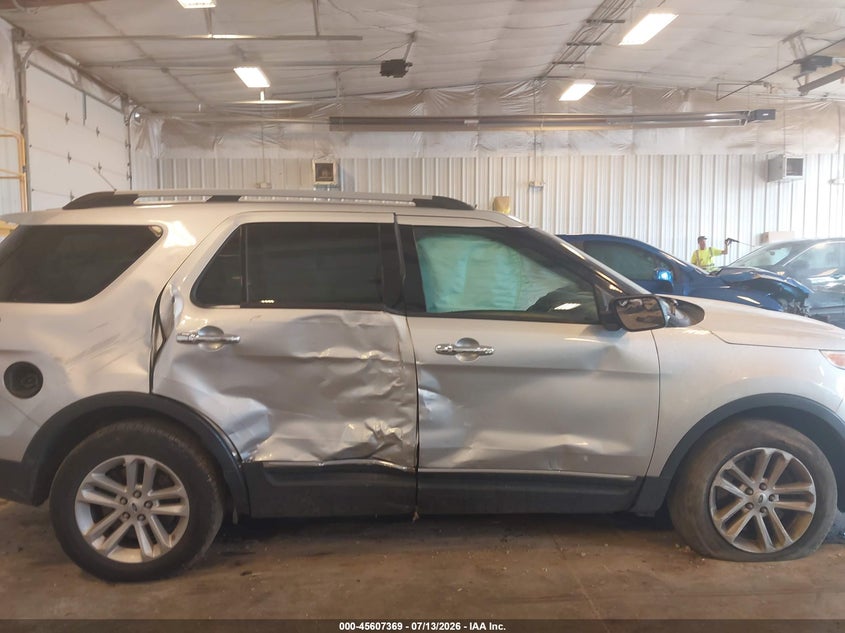 2014 FORD EXPLORER auction photo 6