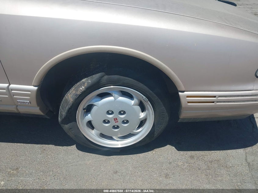 1992 OLDSMOBILE 88 auction photo 6
