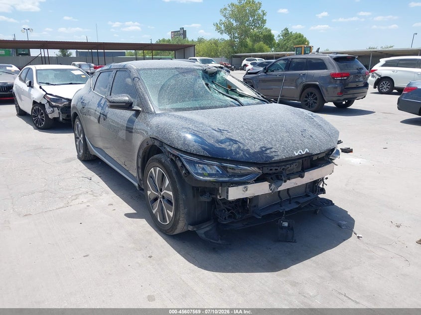 Vin: kndc34lbxn5068454, lot: 46105992, kia ev6 light 2022 img_1