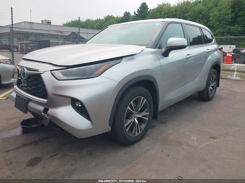 2021 Toyota Highlander, Front End, IAAI, VIN 5TDBZRBH2MS082578 — photo 2