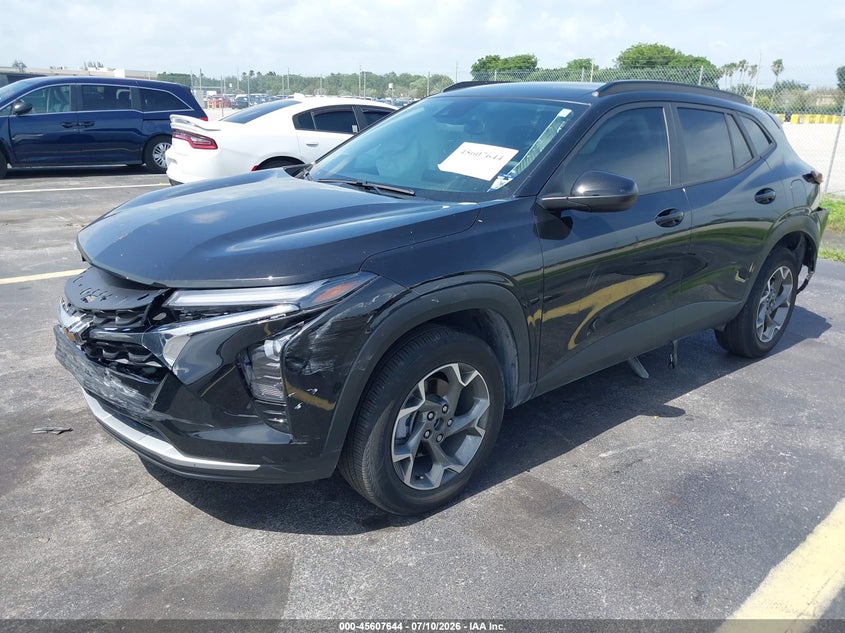 2025 CHEVROLET TRAX auction photo 2