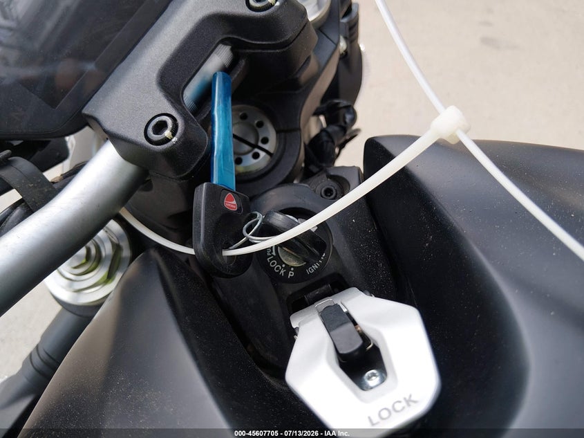 2021 Ducati Monster 821 VIN: ZDMMACLS9MB008626 Lot: 45607705