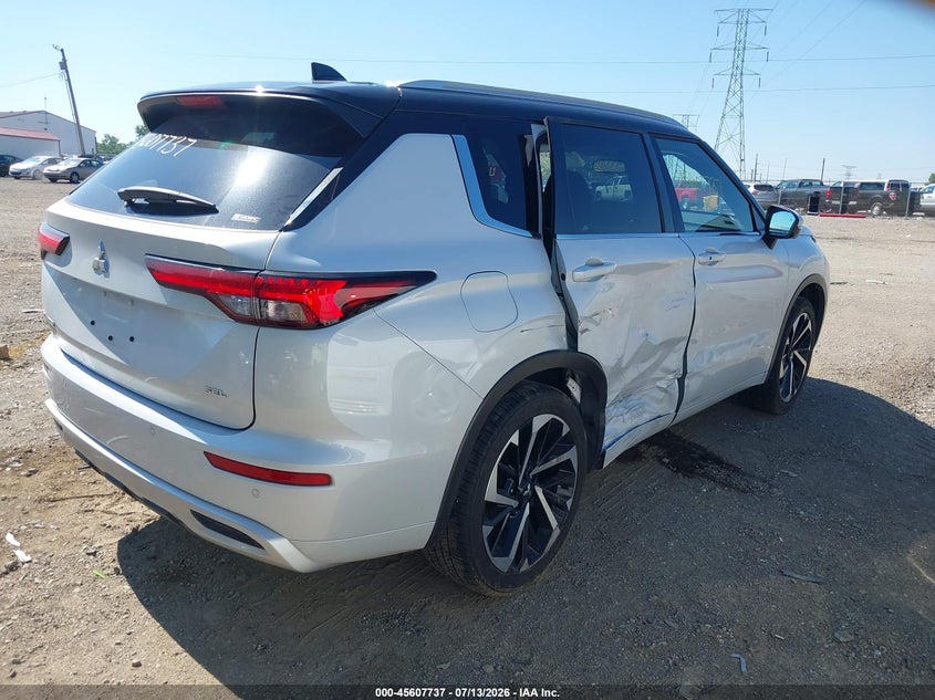 2024 MITSUBISHI OUTLANDER auction photo 4