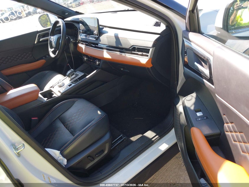 2024 MITSUBISHI OUTLANDER auction photo 5