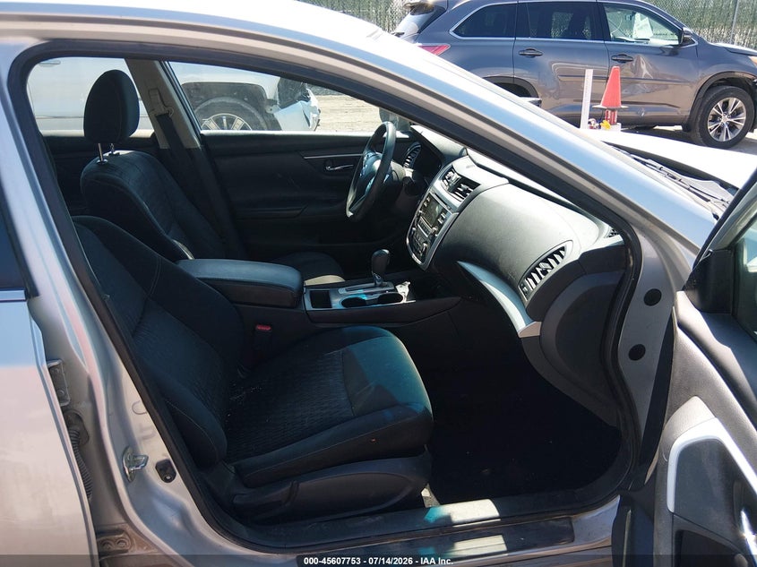 2017 NISSAN ALTIMA auction photo 5