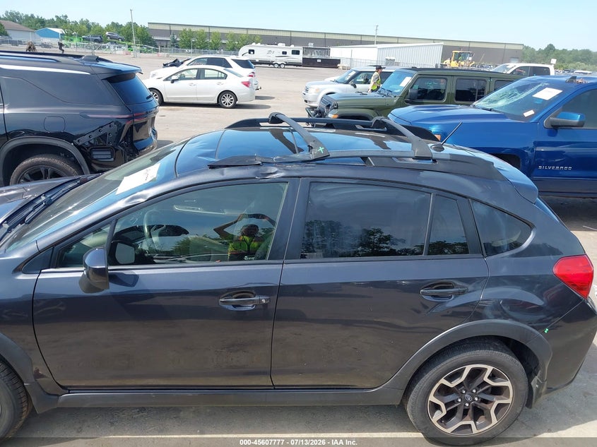 2017 SUBARU CROSSTREK auction photo 6