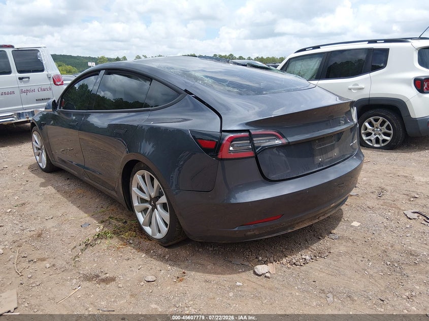 TESLA MODEL 3 - zdjęcie 3