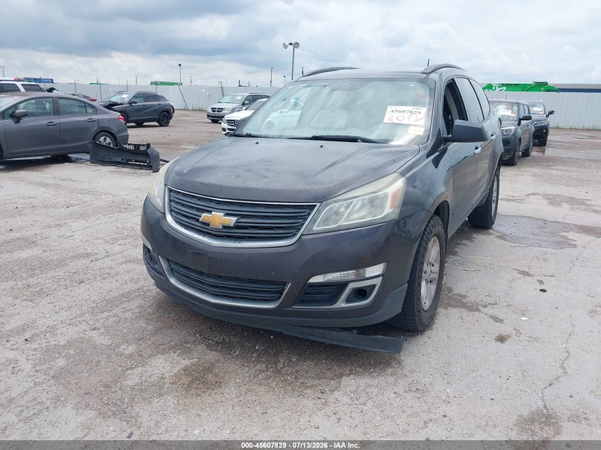 2017 CHEVROLET TRAVERSE auction photo 2