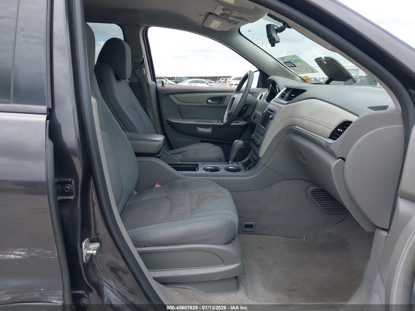 2017 CHEVROLET TRAVERSE auction photo 5