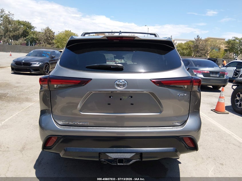 TOYOTA HIGHLANDER - zdjęcie 16