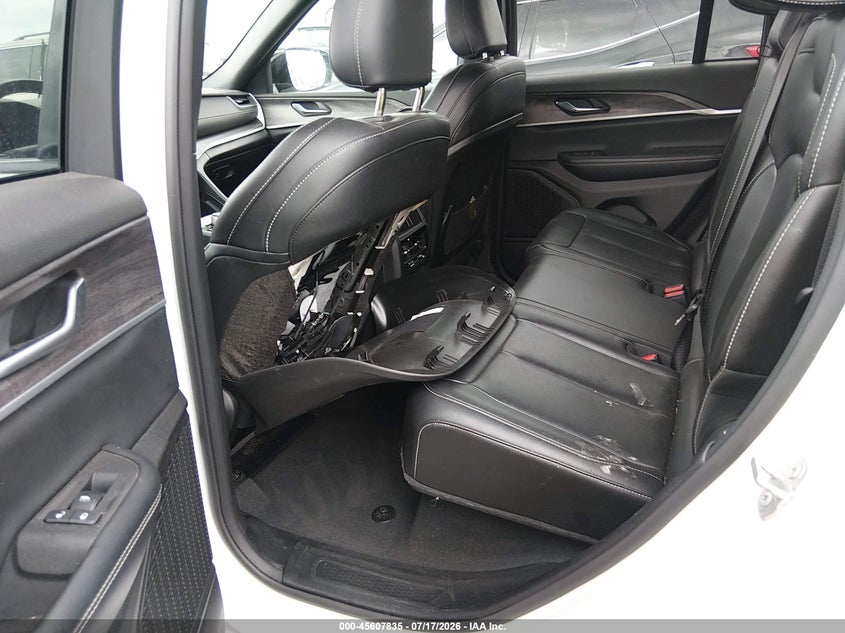 2024 JEEP GRAND CHEROKEE auction photo 8