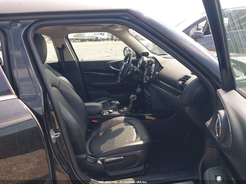 2017 MINI CLUBMAN auction photo 5