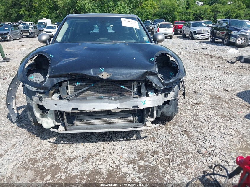 2017 MINI CLUBMAN auction photo 6