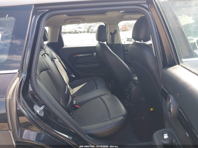 2017 MINI CLUBMAN auction photo 8