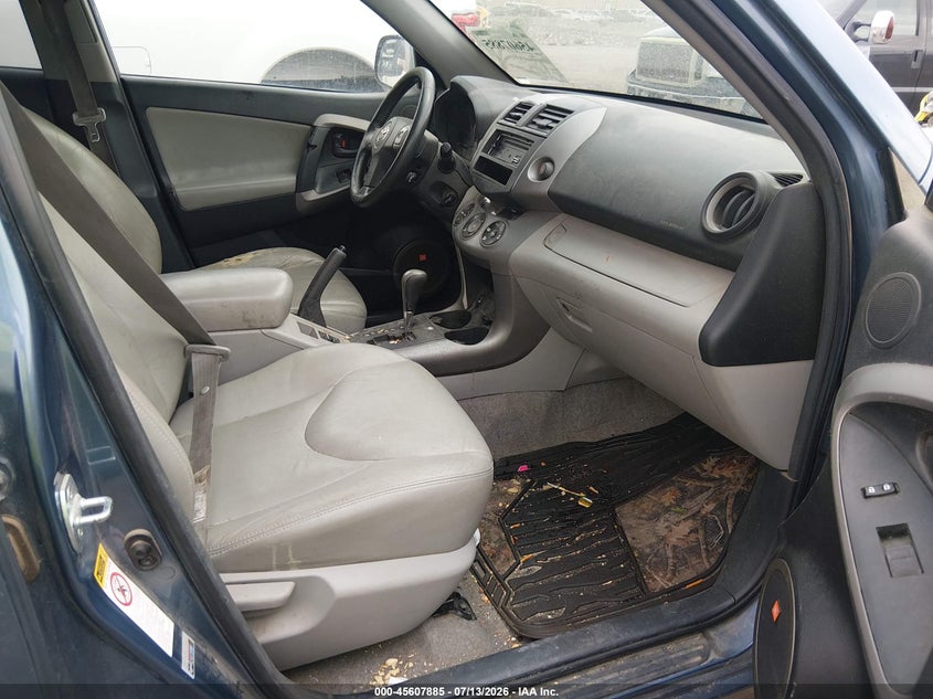 AtlanticExpress - Toyota RAV4