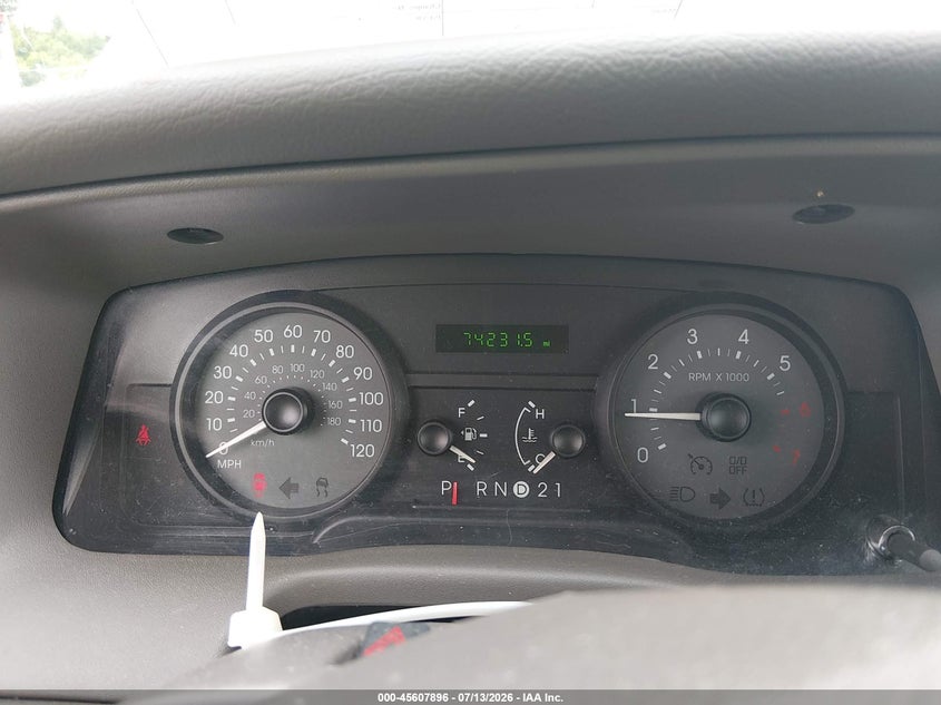 2007 Mercury Grand Marquis Gs VIN: 2MEFM74V57X604974 Lot: 45607896