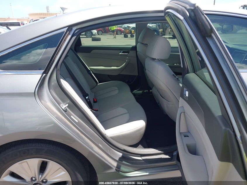 2018 Hyundai Sonata Hybrid Se VIN: KMHE24L30JA086849 Lot: 45607938