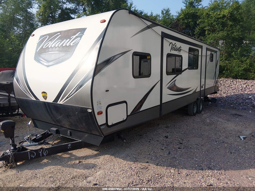 2018 CROSSROADS VOLANTE 32SB TRAVEL TRAILER auction photo 2