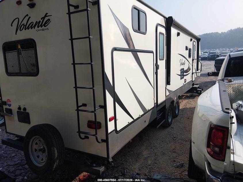 2018 CROSSROADS VOLANTE 32SB TRAVEL TRAILER auction photo 4