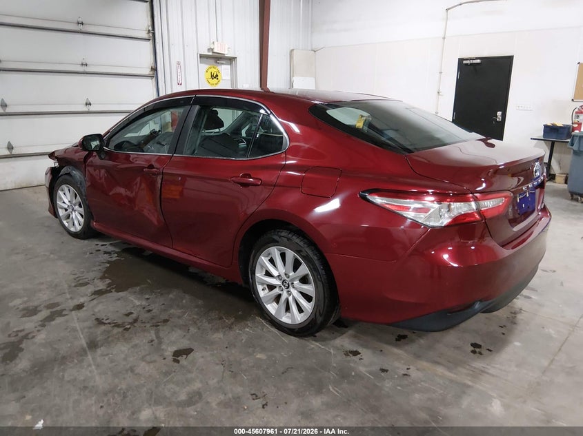 2018 Toyota Camry Le VIN: 4T1B11HKXJU662630 Lot: 45607961