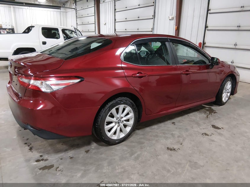 2018 Toyota Camry Le VIN: 4T1B11HKXJU662630 Lot: 45607961