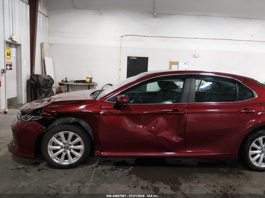 2018 Toyota Camry Le VIN: 4T1B11HKXJU662630 Lot: 45607961
