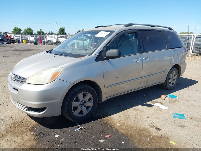 2005 TOYOTA SIENNA auction photo 2