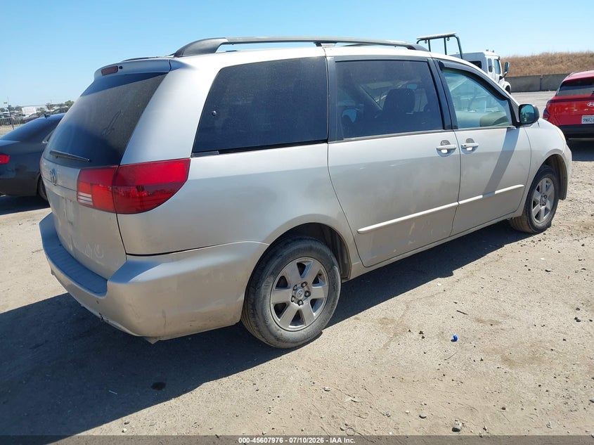 2005 TOYOTA SIENNA auction photo 4