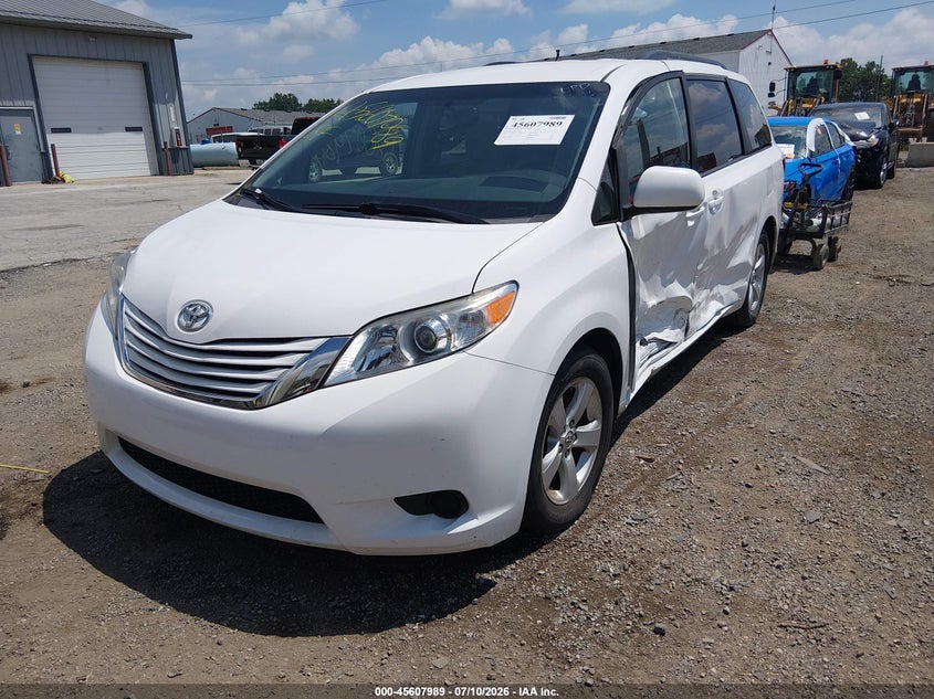 2017 Toyota Sienna, Left Side, IAAI, VIN 5TDKZ3DC4HS833944 — photo 2