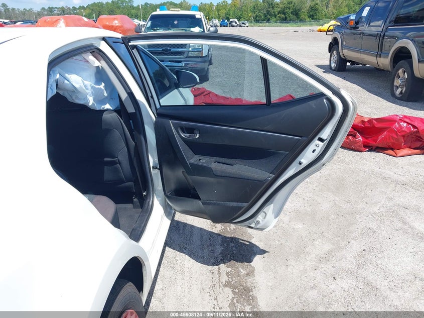 2018 TOYOTA COROLLA auction photo 8