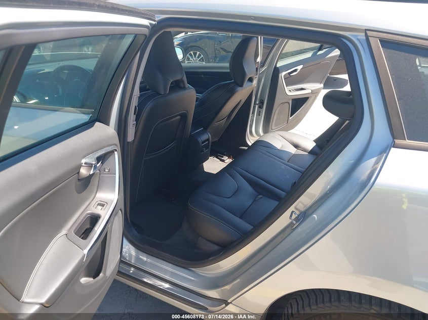2018 Volvo V60 T5 Dynamic VIN: YV140MSL7J2398226 Lot: 45608173