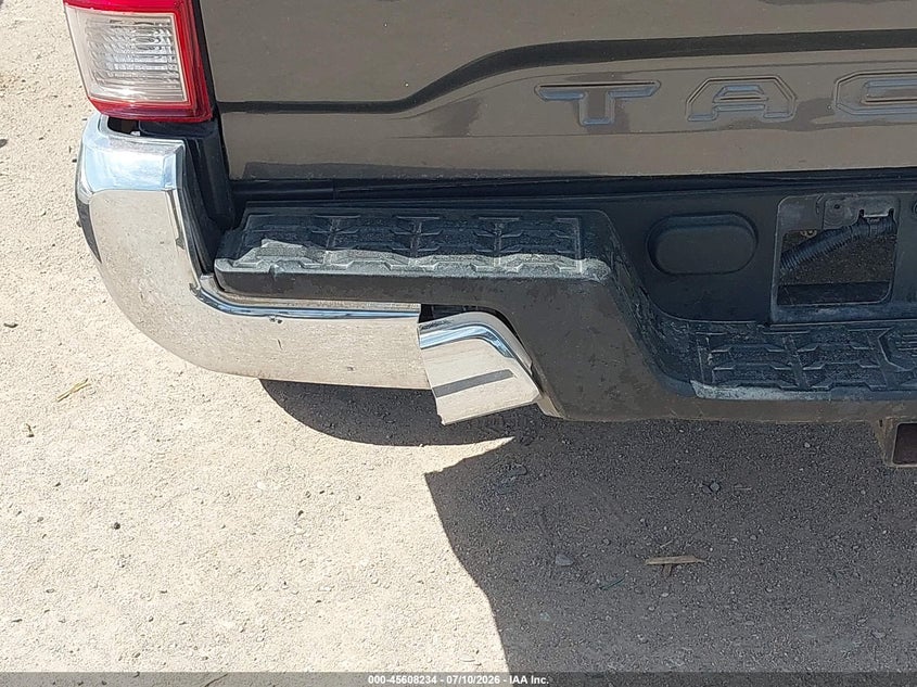 2018 TOYOTA TACOMA auction photo 6