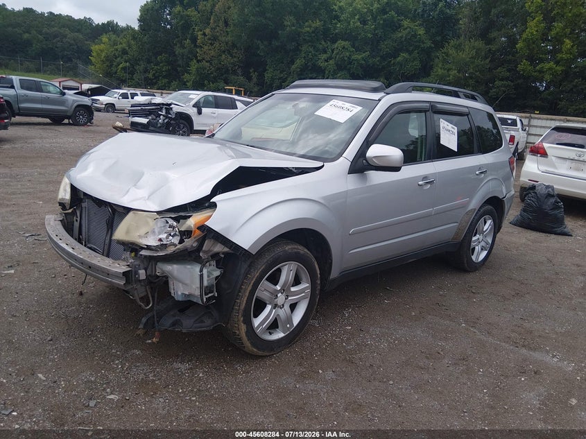 2010 Subaru Forester, Front End, IAAI, VIN JF2SH6DC2AH708036 — photo 2