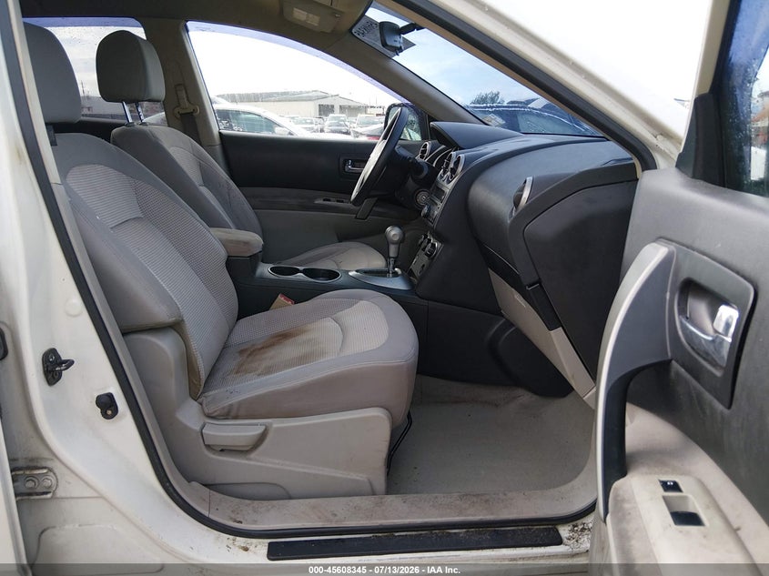 2010 NISSAN ROGUE auction photo 5