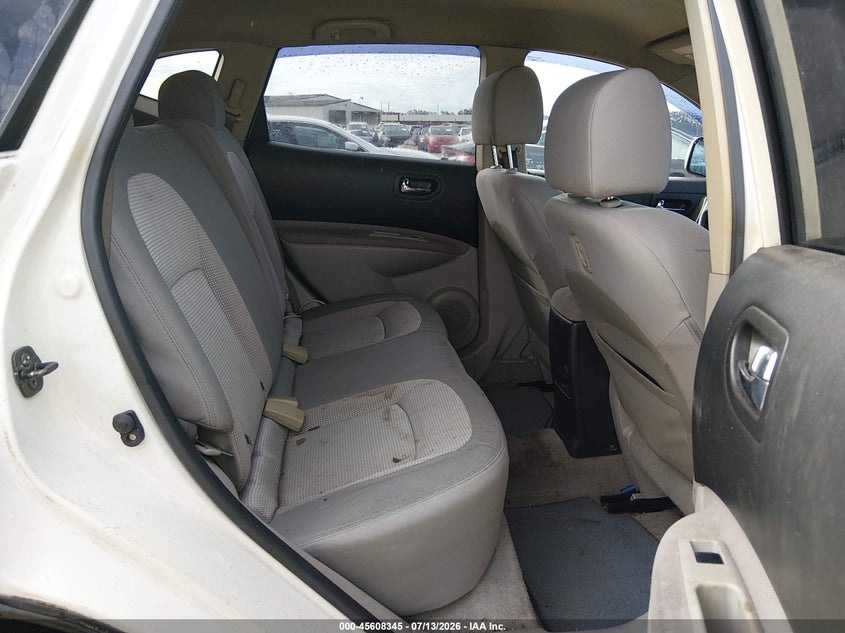 2010 NISSAN ROGUE auction photo 8
