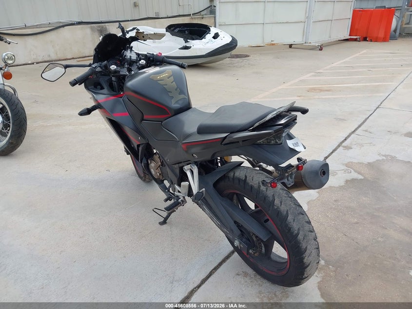 2018 HONDA CBR300 auction photo 3