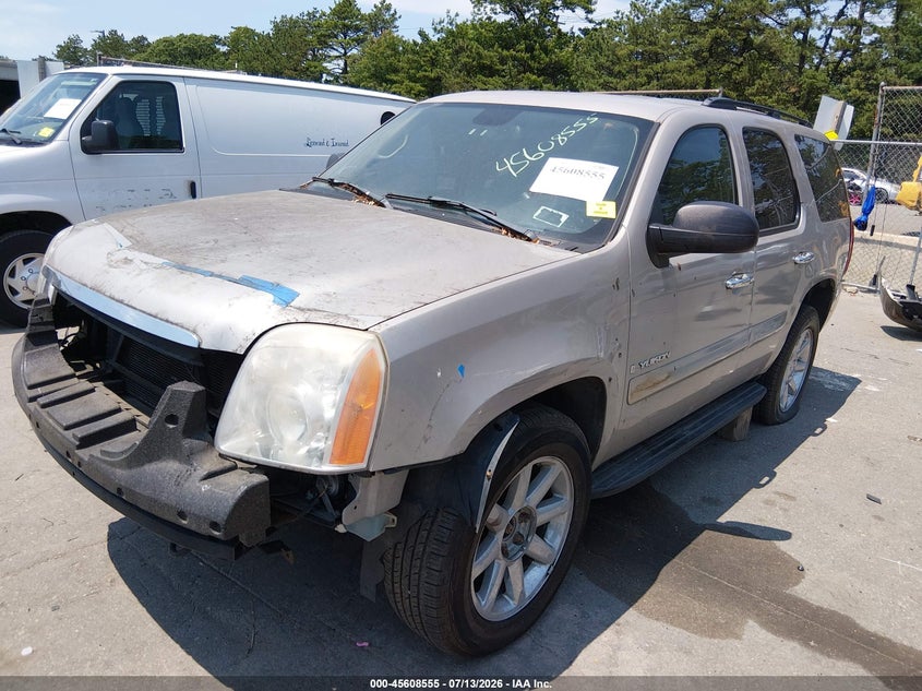 2007 GMC YUKON auction photo 2