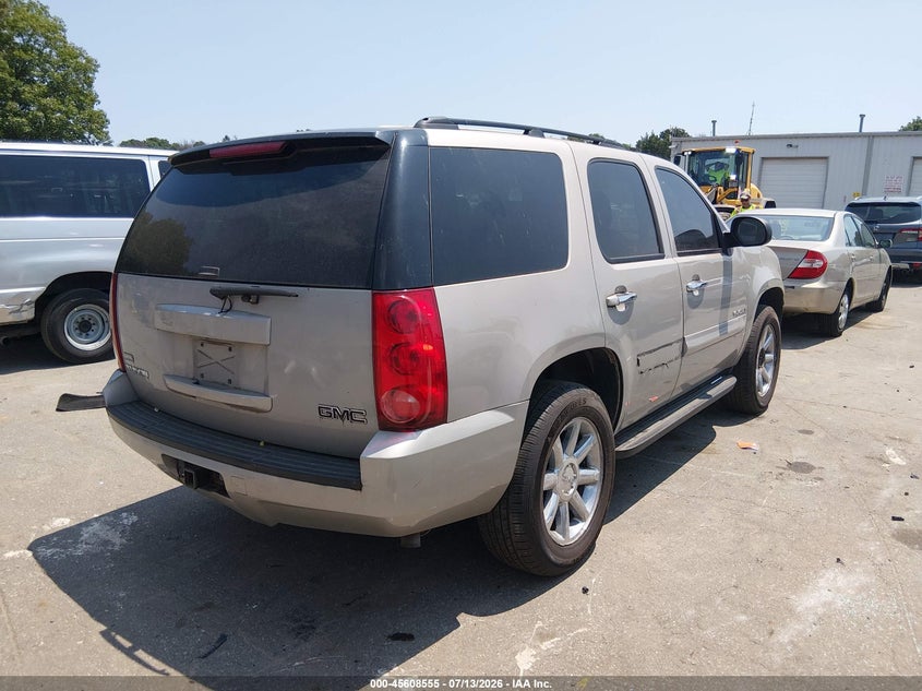 2007 GMC YUKON auction photo 4