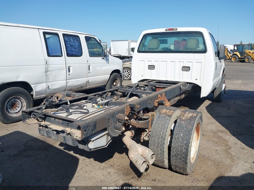 2011 FORD SUPER DUTY F-450 DRW auction photo 4