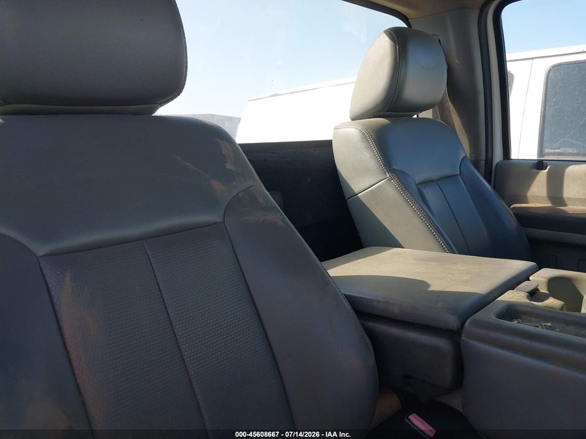 2011 FORD SUPER DUTY F-450 DRW auction photo 6