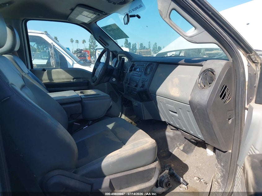 2011 FORD SUPER DUTY F-450 DRW auction photo 7