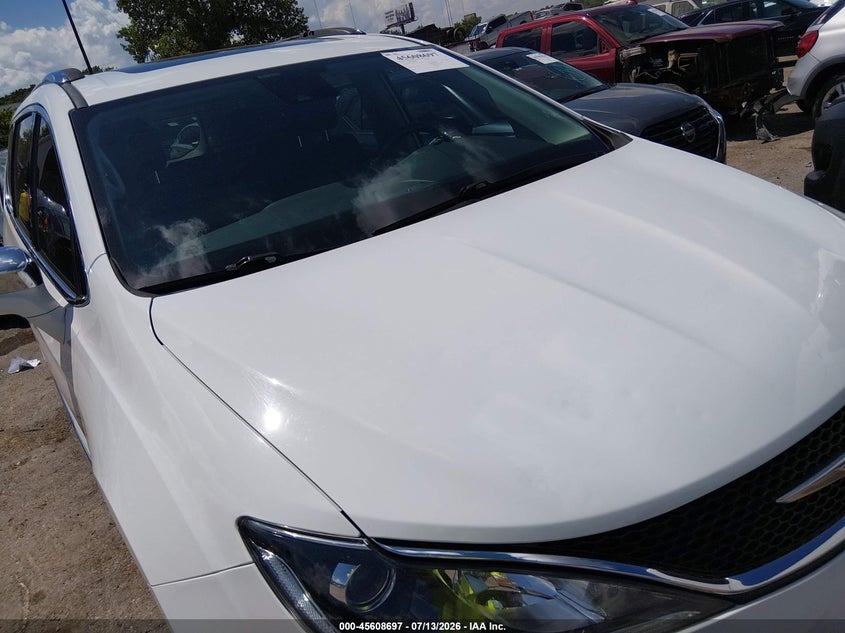2017 CHRYSLER PACIFICA auction photo 6