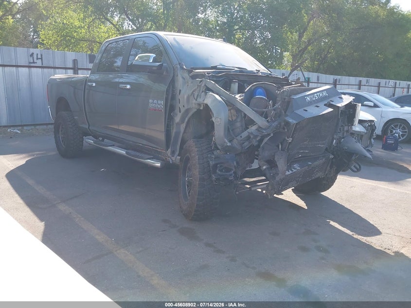 Vin: 3c6ur5fl8dg530277, lot: 46107325, ram 2500 laramie 2013 img_1