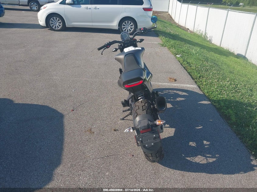 2020 HUSQVARNA SVARTPILEN 701 auction photo 6